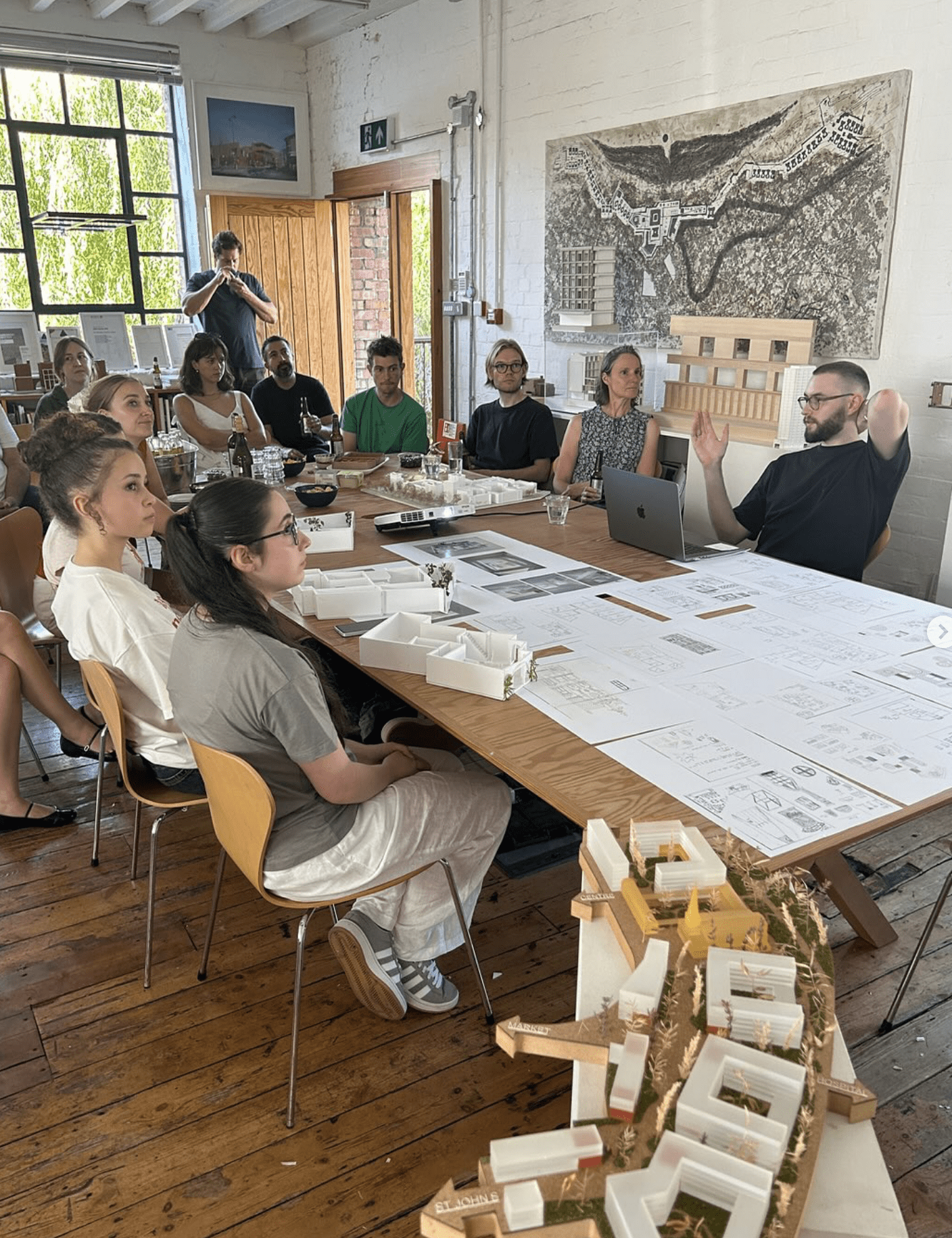 Elloitt Wang teaching